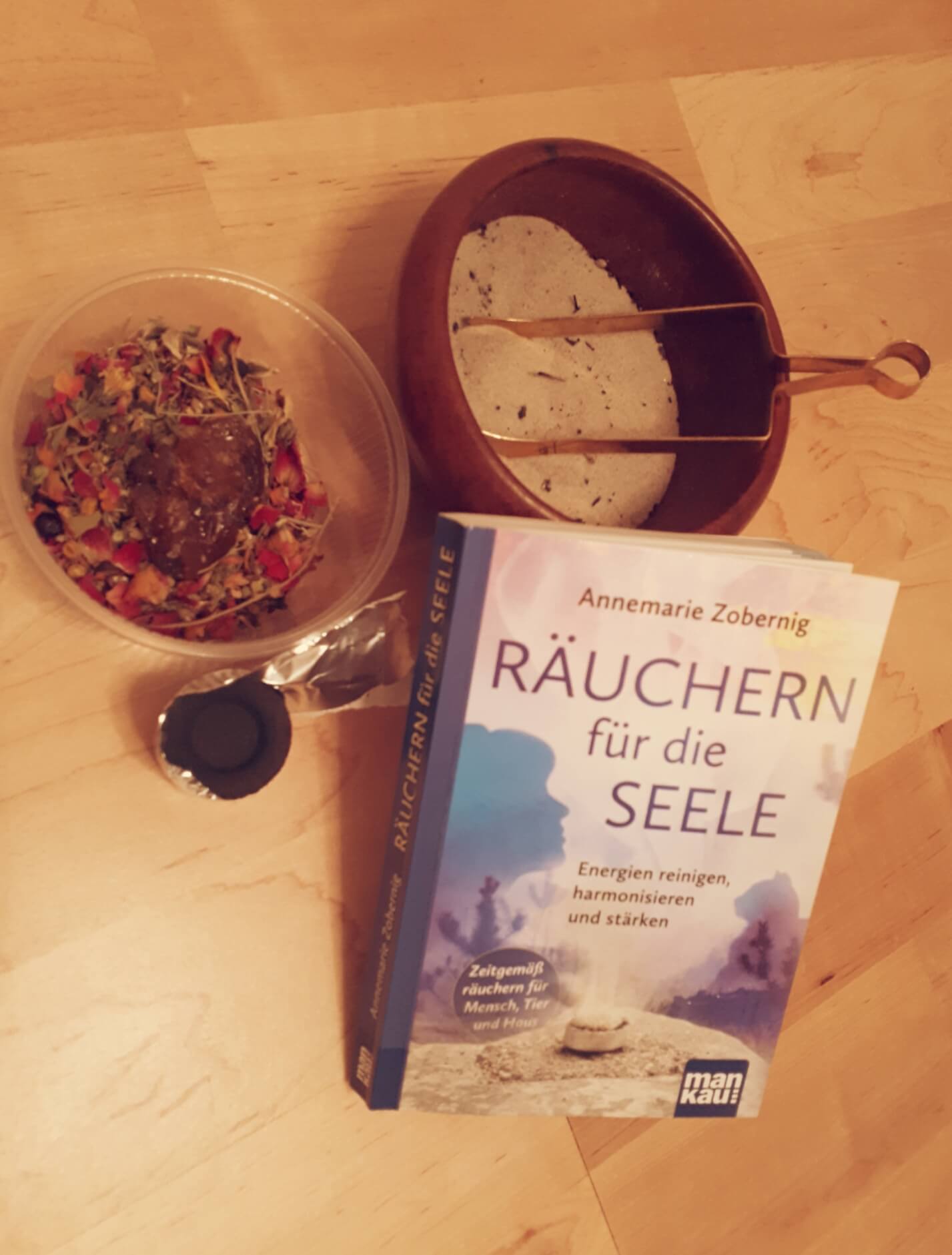 Buchbesprechung: Räuchern für die Seele